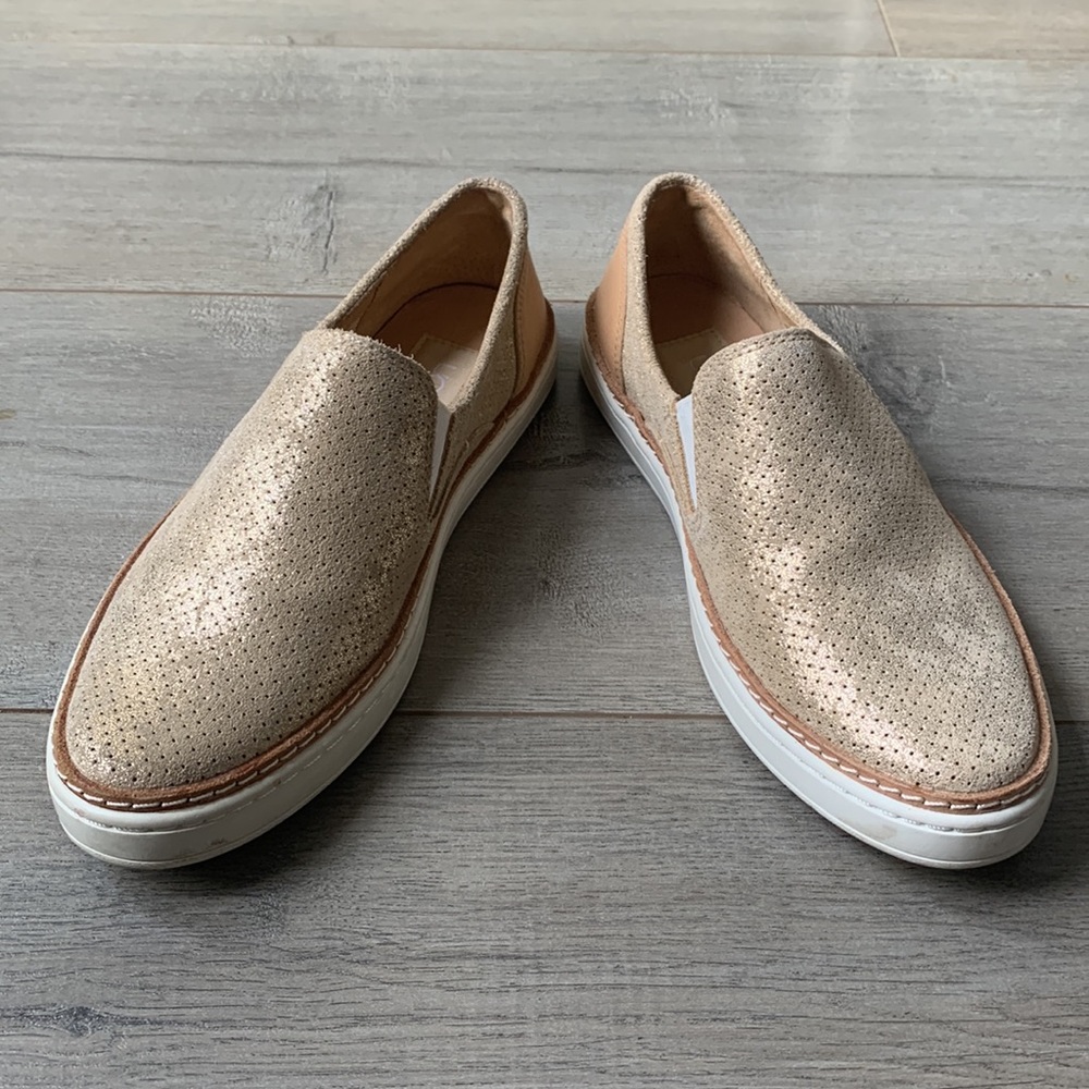 UGG Ashley Soft Metallic Leather Loafer Sneaker Size 6